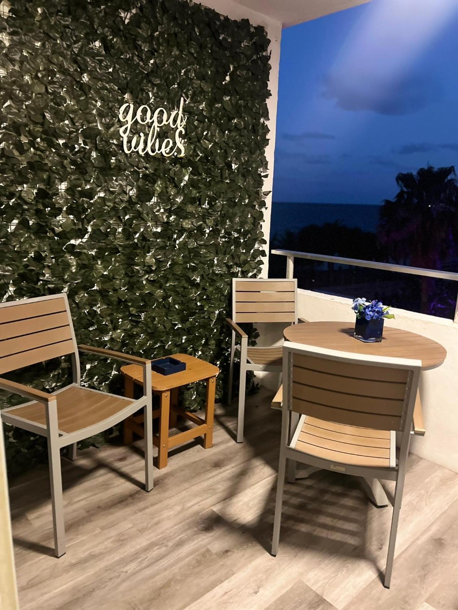 Hotel Ocean Manor Tiki Sunset Retreat Lauderdale-by-the-Sea Exterior foto